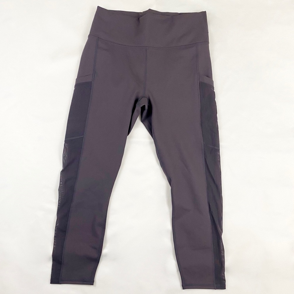 Fabletics leggings with pockets Capri
